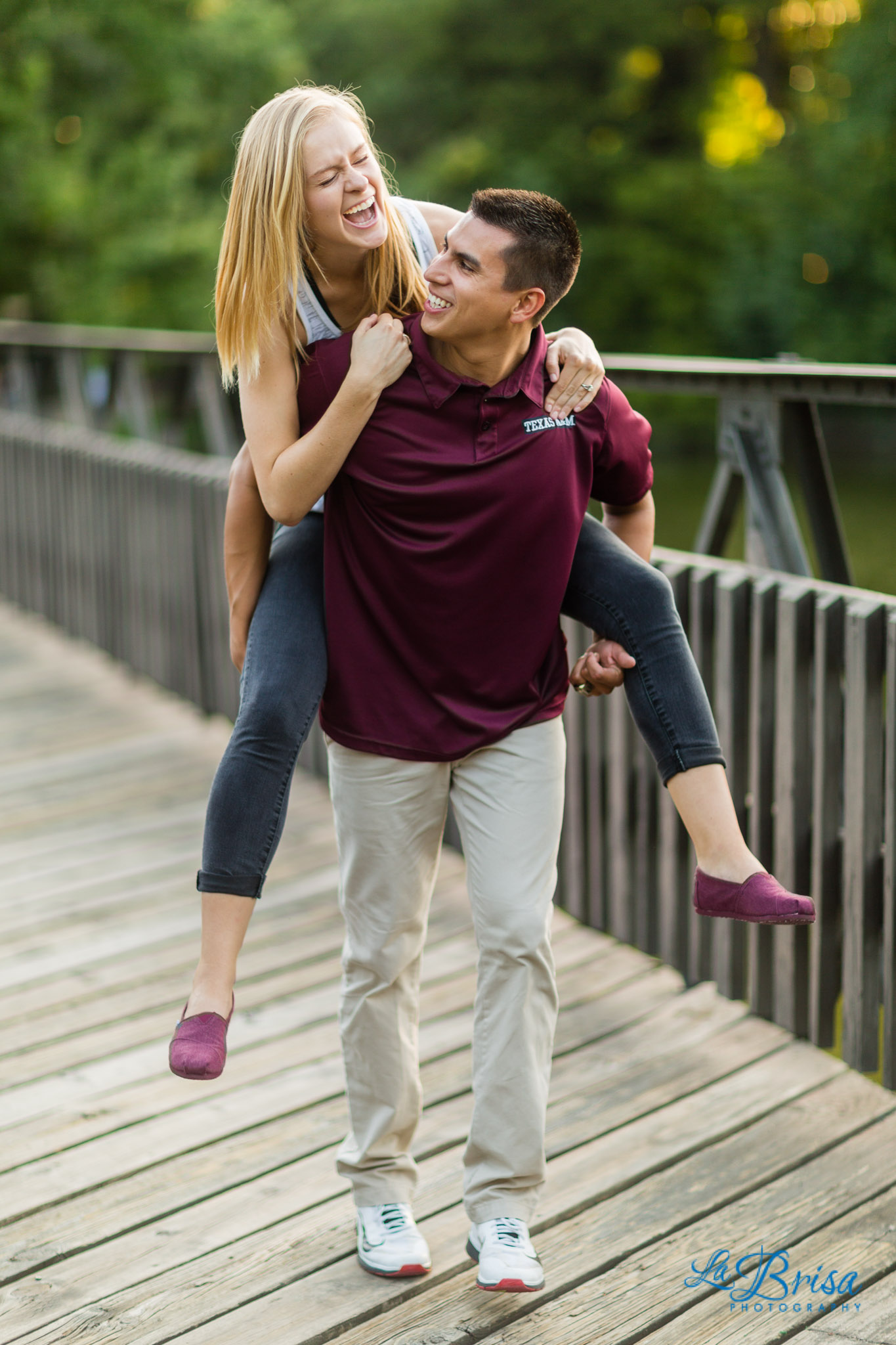 Lakeside Park Engagement Session Dallas TX La Brisa Photography Chris Hsieh