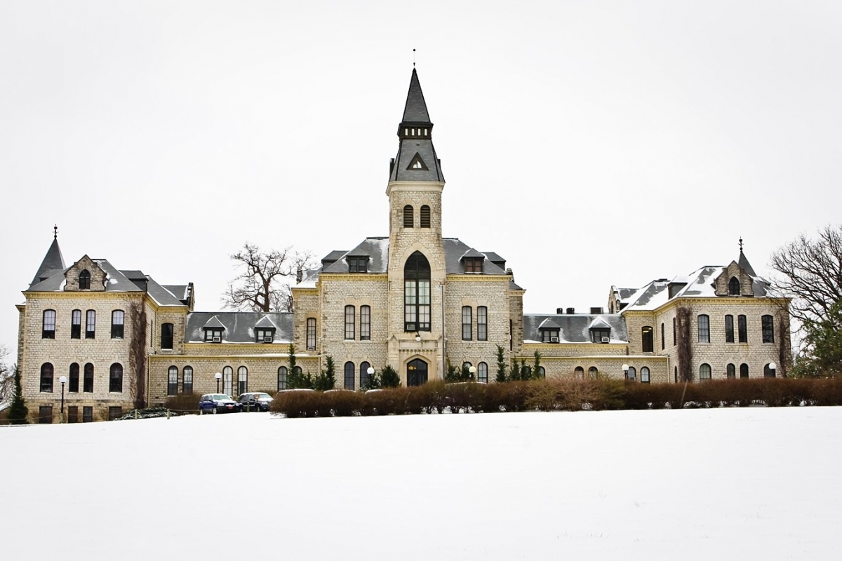 Anderson Hall Snow K-State